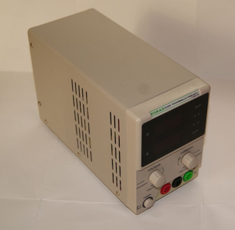 alt:"Labornetzteil", w:50