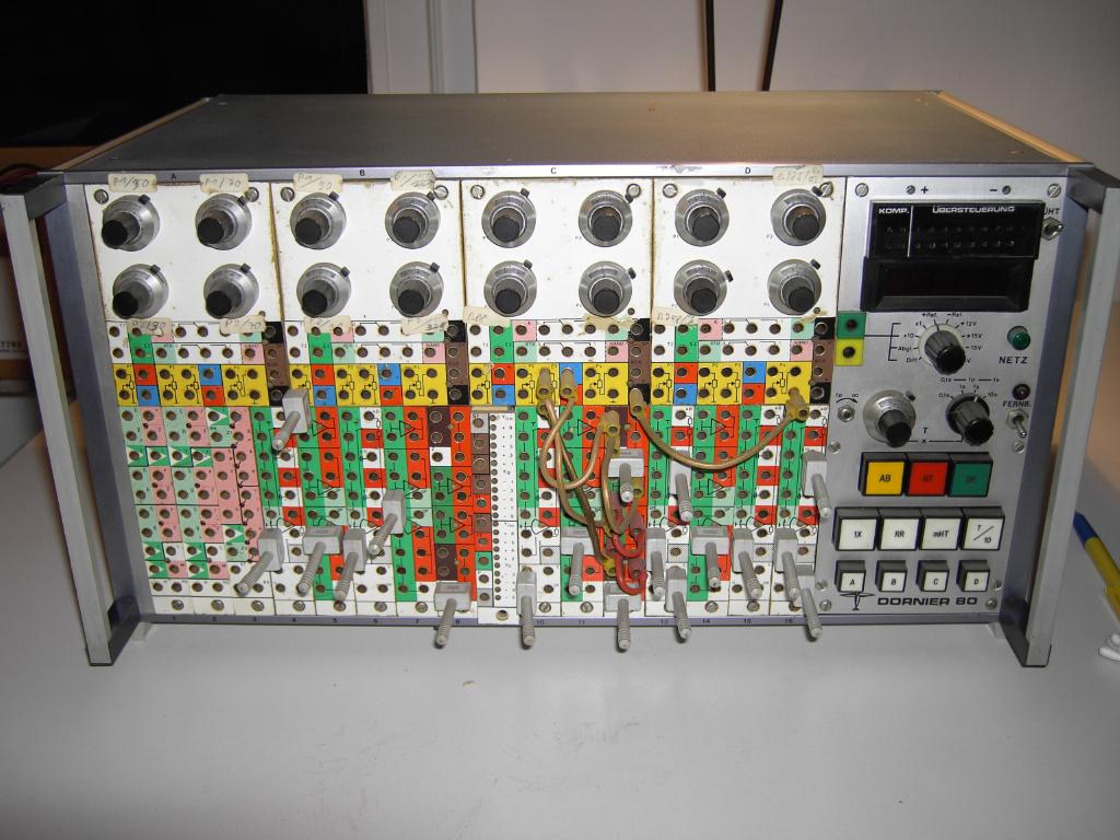 alt: "Anlogrechner", src: "analogmuseum.org", w:50