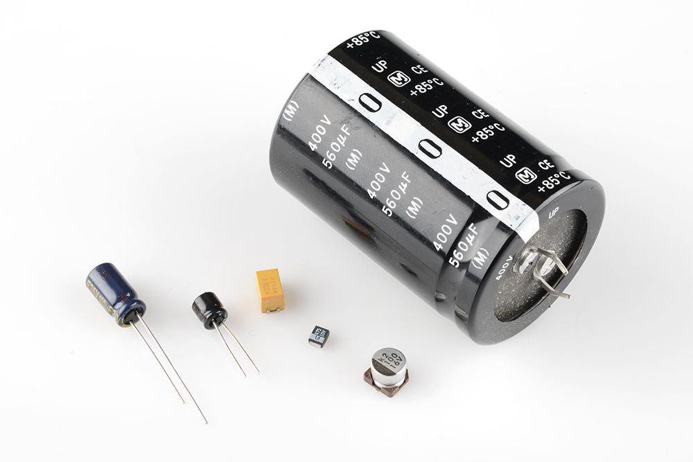 alt: "Elektrolytkondensatoren", src: "sparkfun.com", w:33, half:1